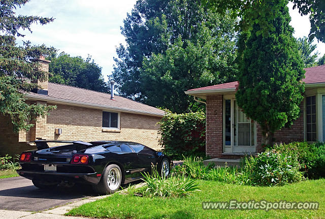 Lamborghini Diablo spotted in London, Ontario, Canada