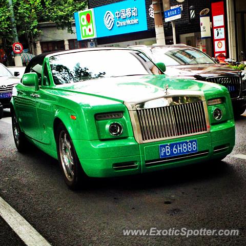 Rolls Royce Phantom spotted in Shanghai, China