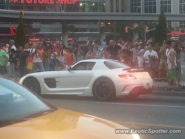 Mercedes SLS AMG spotted in Toronto, Canada