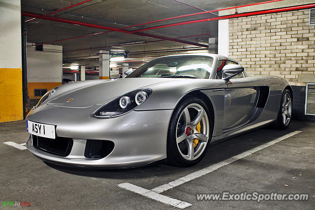 Porsche Carrera GT spotted in London, United Kingdom