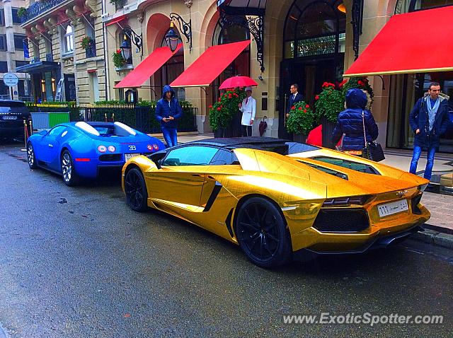 Bugatti Veyron spotted in Paris, France