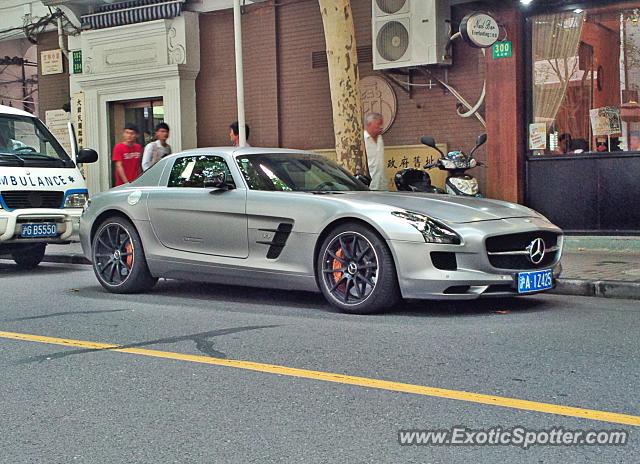 Mercedes SLS AMG spotted in Shanghai, China