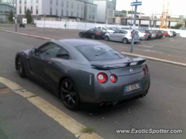 Nissan Skyline spotted in Milano, Italy