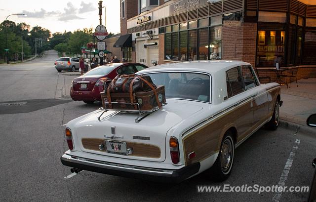 Rolls Royce Silver Shadow spotted in Barrington, Illinois