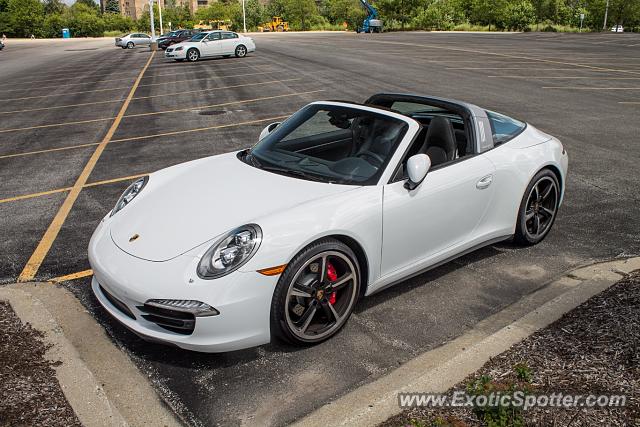 Porsche 911 spotted in Northbrook, Illinois