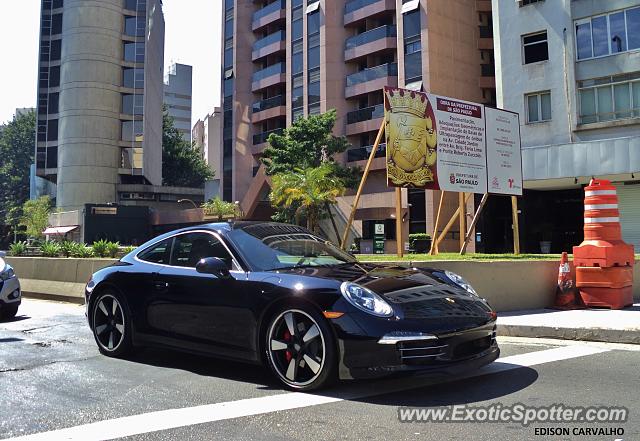 Porsche 911 spotted in São Paulo, Brazil