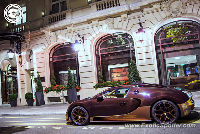 Bugatti Veyron spotted in Paris, France