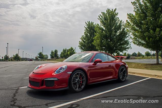 Porsche 911 GT3 spotted in Barrington, Illinois