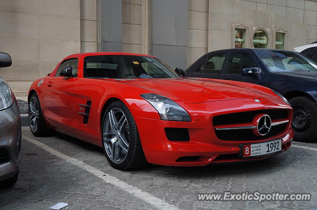 Mercedes SLS AMG spotted in Abu Dhabi, United Arab Emirates
