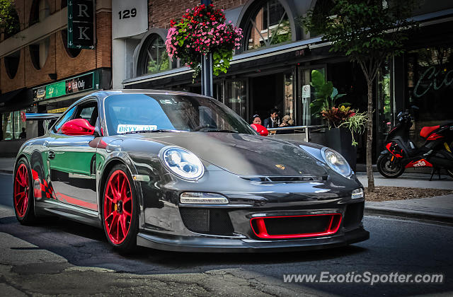 Porsche 911 GT3 spotted in Toronto, Canada