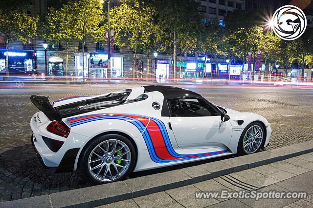 Porsche 918 Spyder spotted in Paris, France