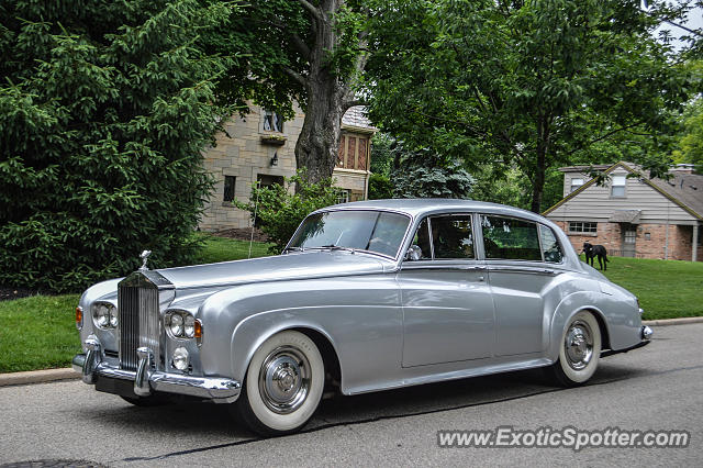 Rolls Royce Silver Cloud spotted in Cincinnati, Ohio