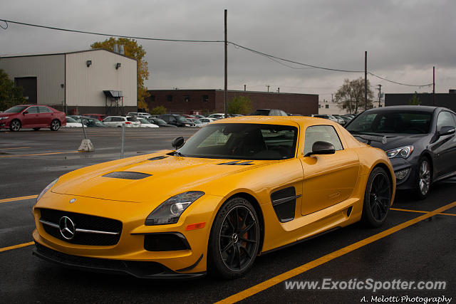 Mercedes SLS AMG spotted in Montreal, Canada