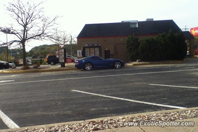Dodge Viper spotted in Delafield, Wisconsin