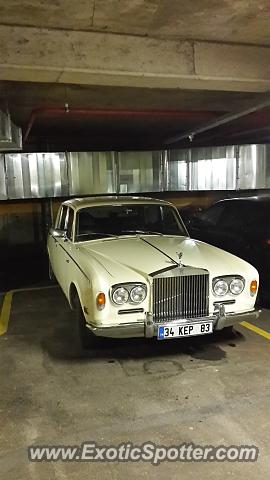 Rolls Royce Silver Shadow spotted in Istanbul, Turkey