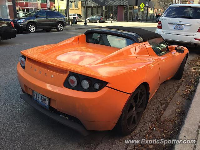 Tesla Roadster spotted in Chicago, Illinois