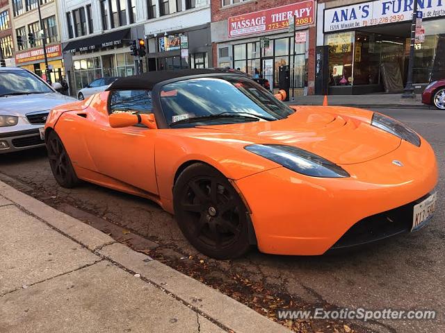 Tesla Roadster spotted in Chicago, Illinois