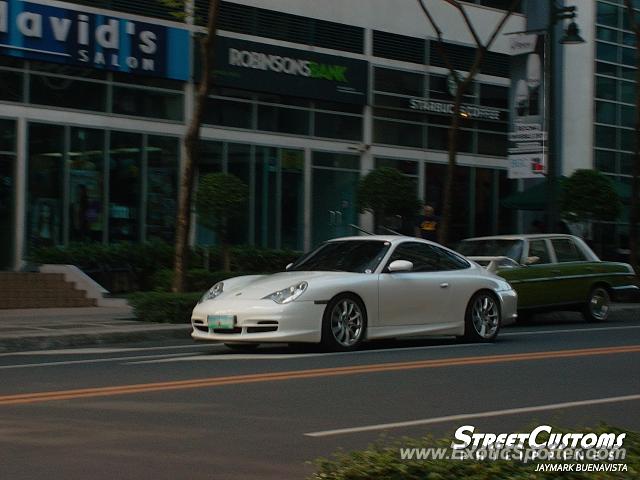 Porsche 911 GT3 spotted in Taguig, Philippines