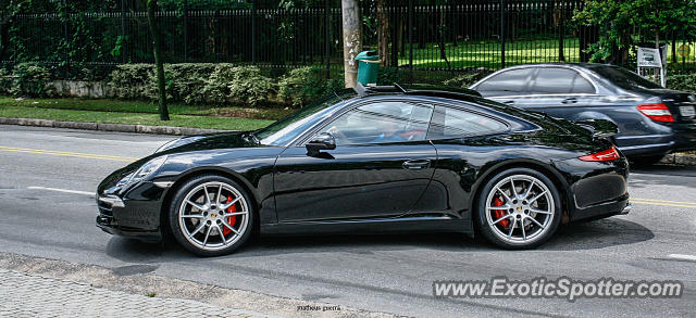 Porsche 911 spotted in São Paulo, Brazil