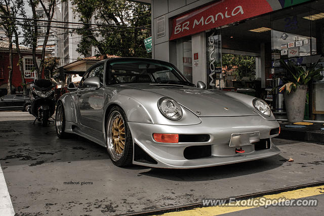 Porsche 911 GT2 spotted in São Paulo, Brazil