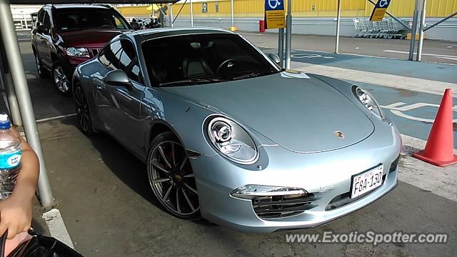 Porsche 911 spotted in Piura, Peru