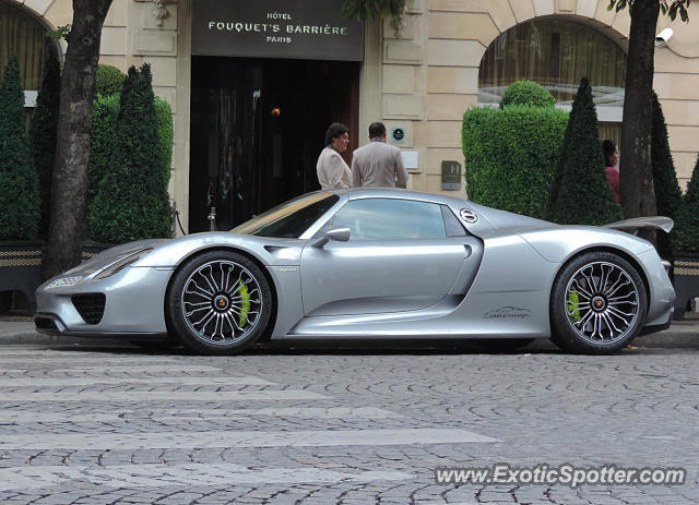 Porsche 918 Spyder spotted in Paris, France