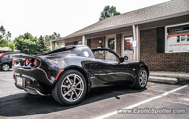 Lotus Elise spotted in Carmel, Indiana