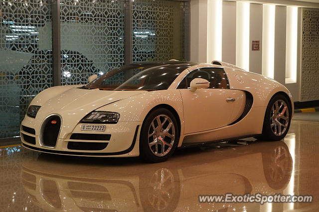 Bugatti Veyron spotted in Dubai, United Arab Emirates
