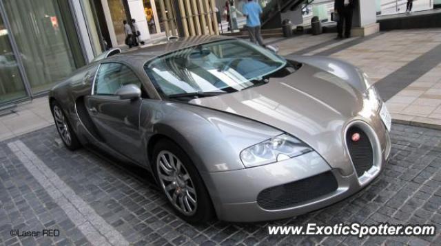 Bugatti Veyron spotted in Tokyo, Roppongi, Japan