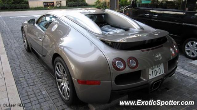 Bugatti Veyron spotted in Tokyo, Roppongi, Japan