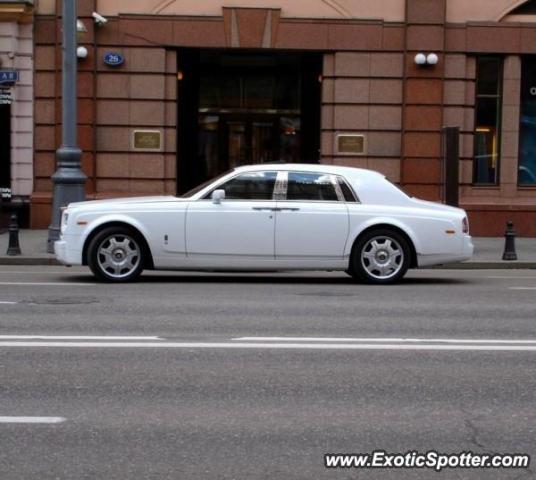 Rolls Royce Phantom spotted in Istanbul, Turkey