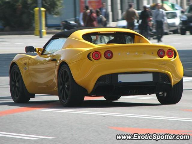Lotus Elise spotted in Barcelona, Spain