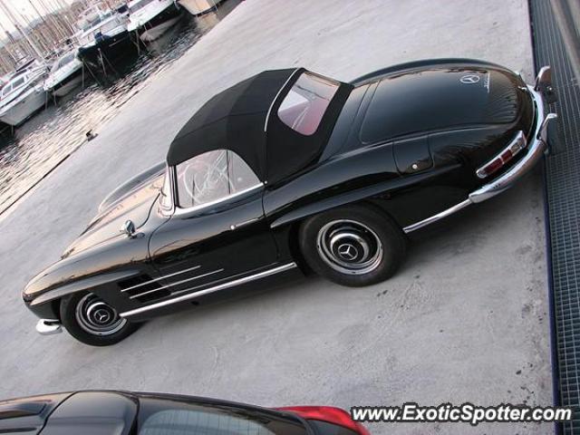 Mercedes 300SL spotted in Barcelona, Spain