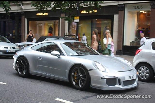Porsche 911 GT3 spotted in London, United Kingdom