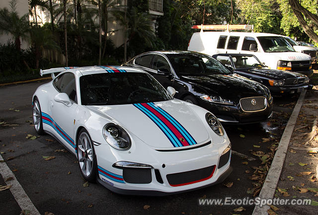 Porsche 911 GT3 spotted in Palm Beach, Florida
