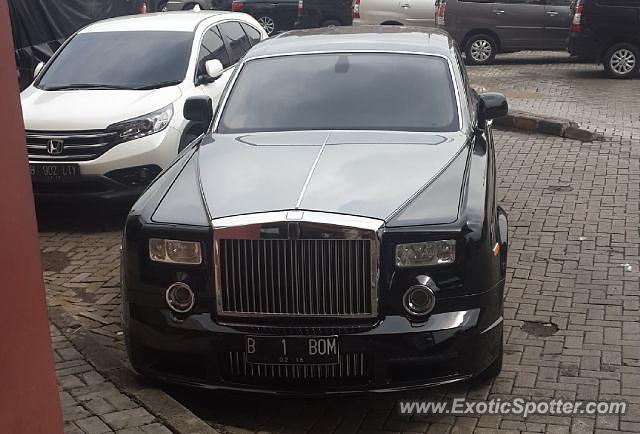 Rolls Royce Phantom spotted in Jakarta, Indonesia