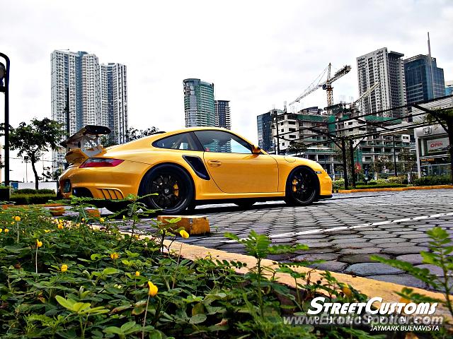 Porsche 911 GT2 spotted in Taguig, Philippines