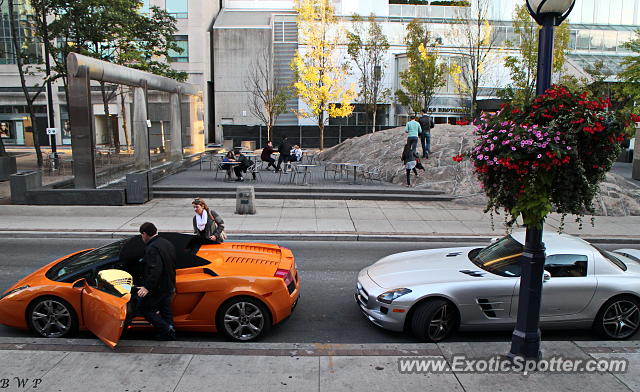 Lamborghini Gallardo spotted in Toronto, Canada