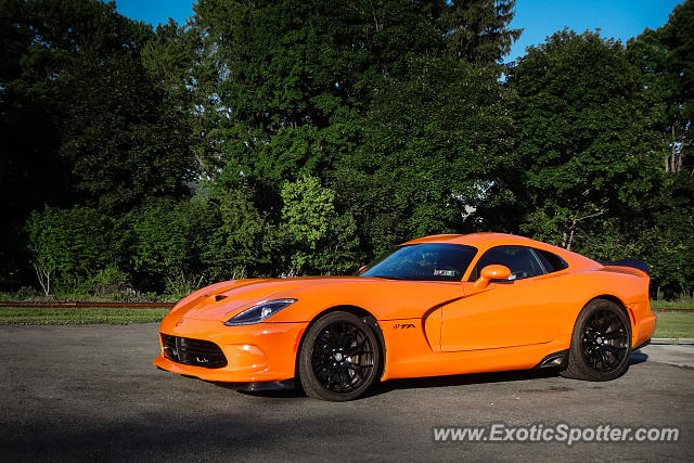 Dodge Viper spotted in Watkins Glen, New York