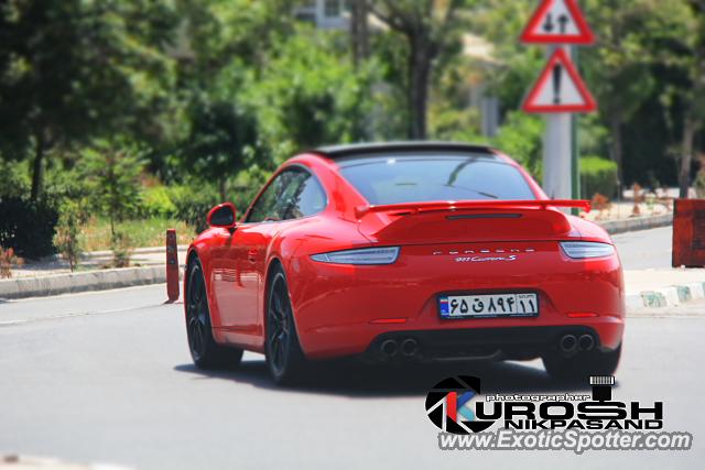 Porsche 911 spotted in Tehran, Iran