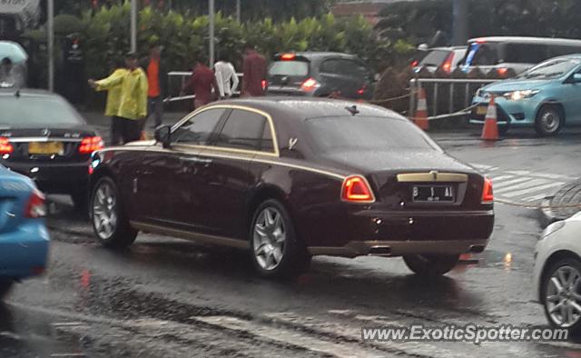 Rolls Royce Ghost spotted in Jakarta, Indonesia