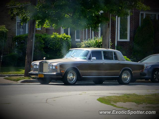 Rolls Royce Silver Shadow spotted in Lawrence, New York