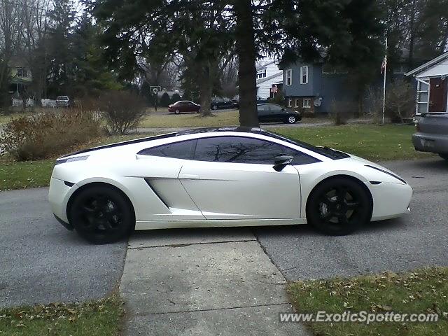 Lamborghini Gallardo spotted in Palatine, Illinois