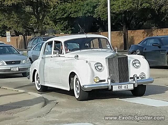 Rolls Royce Silver Cloud spotted in Plano, Texas