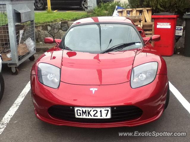 Tesla Roadster spotted in Auckland, New Zealand