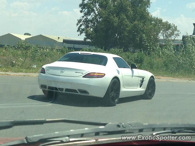 Mercedes SLS AMG spotted in Johannesburg, South Africa