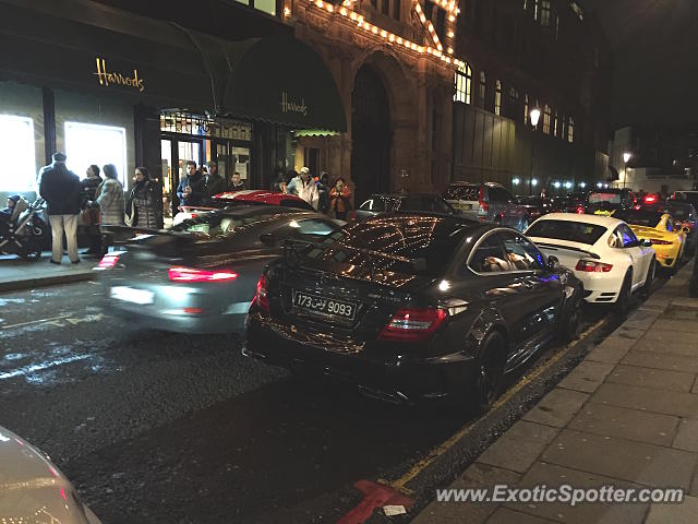 Porsche 911 GT3 spotted in London, United Kingdom