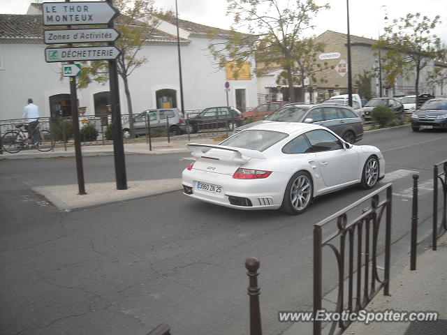 Porsche 911 GT2 spotted in Isle s/ Sorgue, France