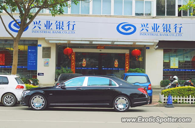 Mercedes Maybach spotted in Xiamen，Fujian, China