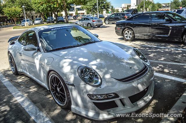 Porsche 911 GT3 spotted in Dallas, Texas